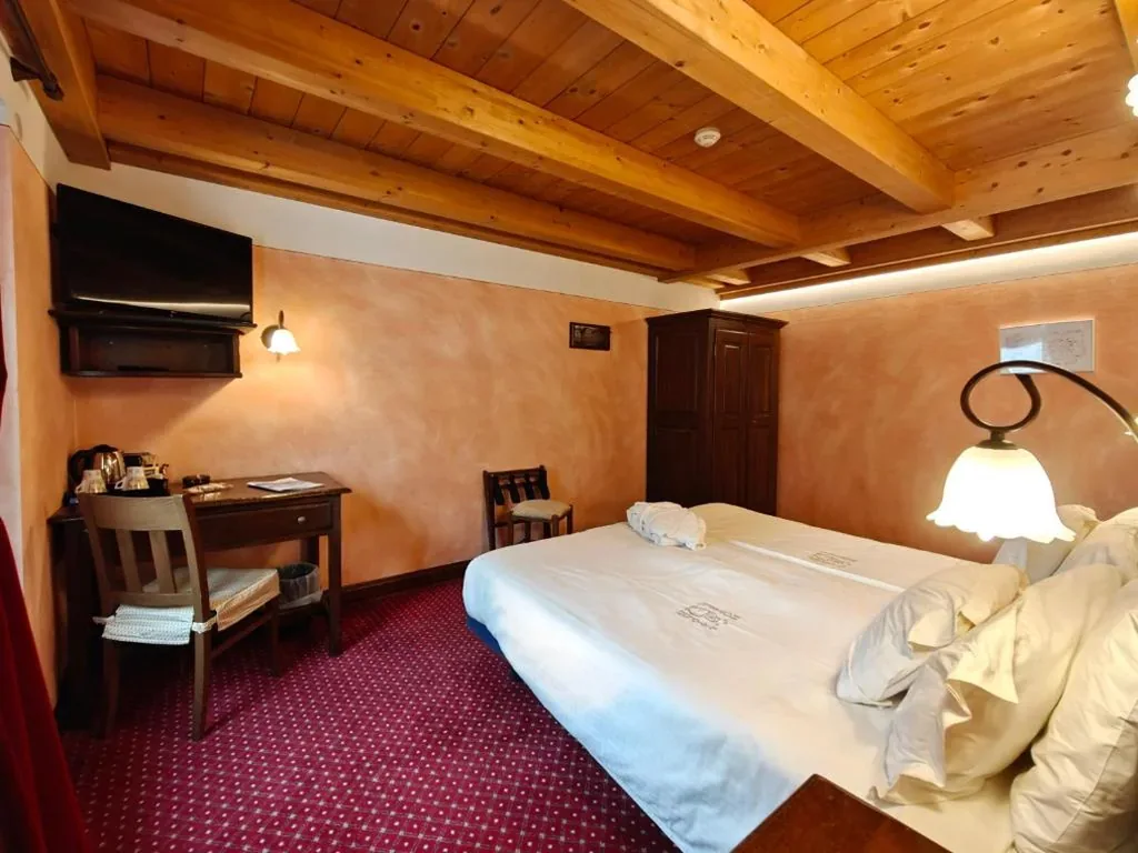 Camera Matrimoniale/Doppia con Letti Singoli — Hotel L’ Aiglon