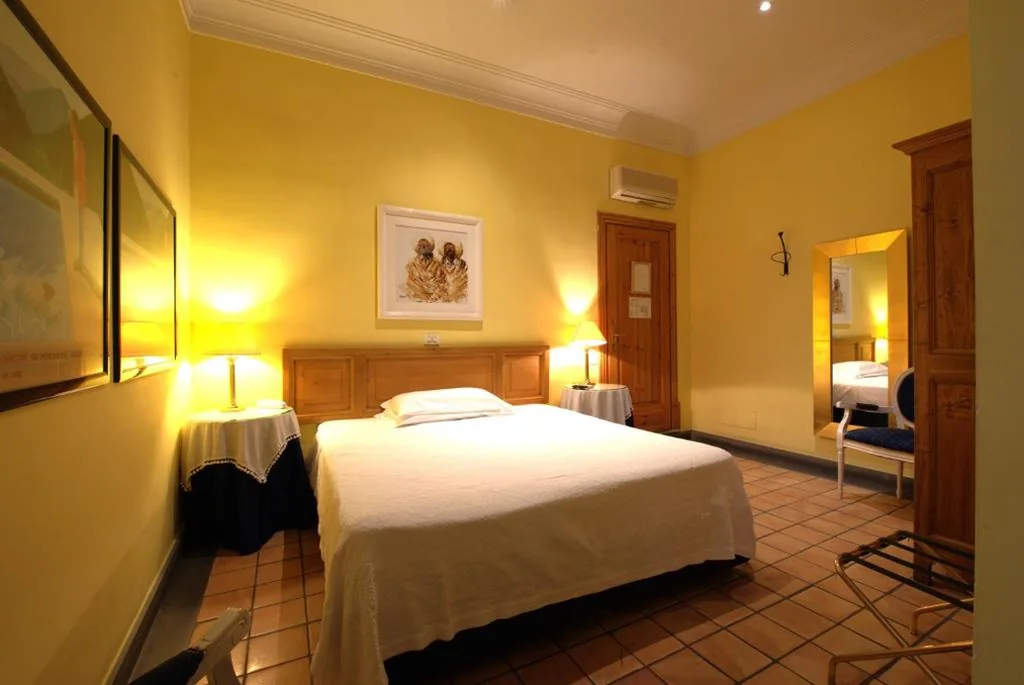 Double/Twin Room — Hotel Locanda Cairoli