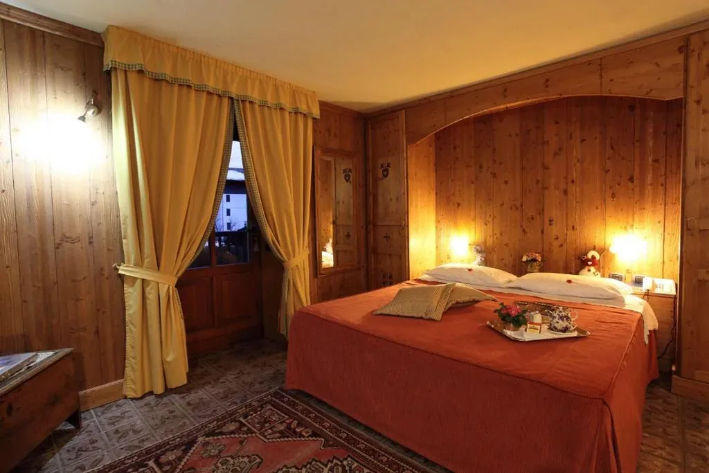 Camera Matrimoniale/Doppia con Letti Singoli — Hotel Lyshaus