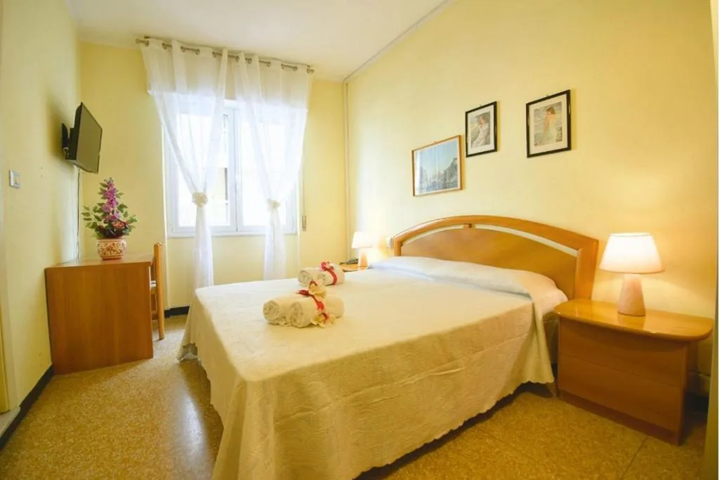 Double/Twin Room — Hotel Mediterranea