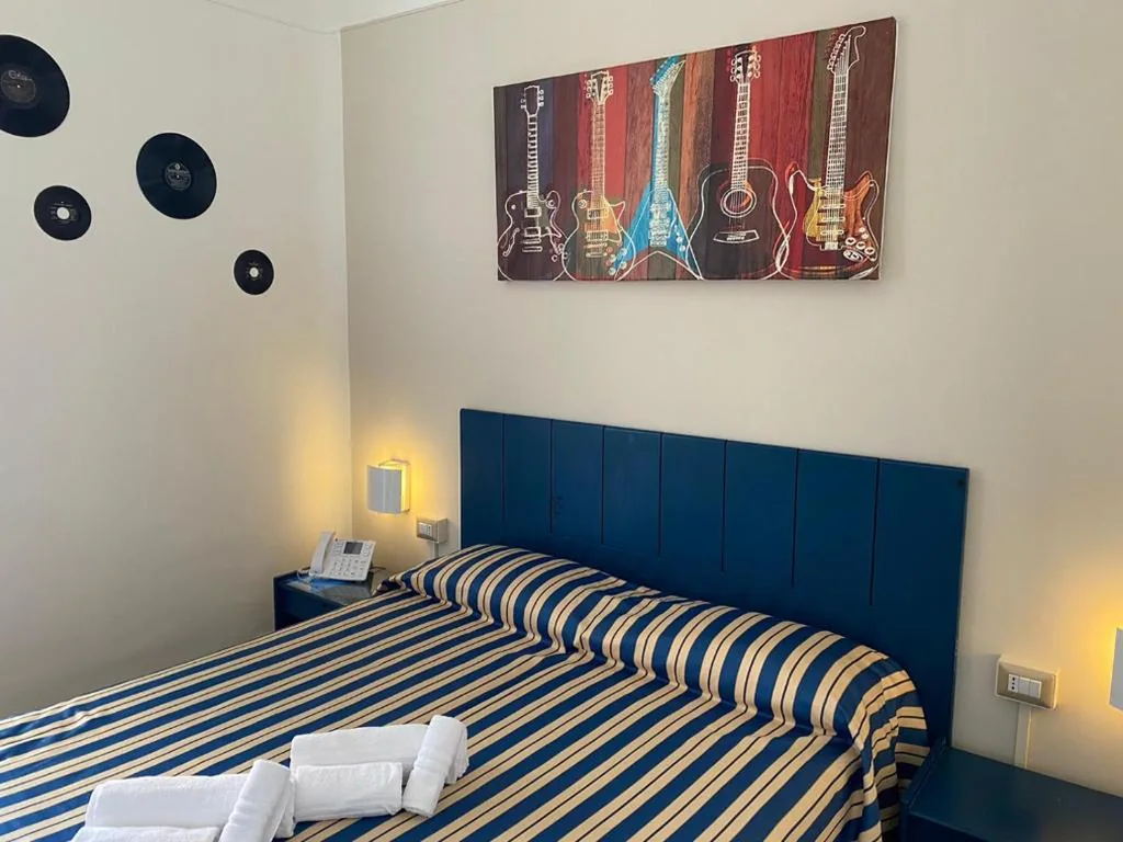 Double/Twin Room — Hotel Morandi