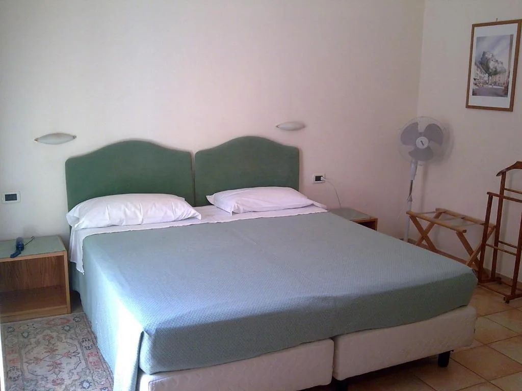 Double/Twin Room — Hotel Pescetto
