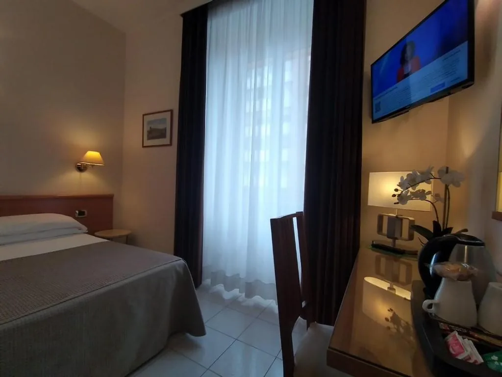 Camera Matrimoniale/Doppia con Letti Singoli — Hotel Principe Eugenio