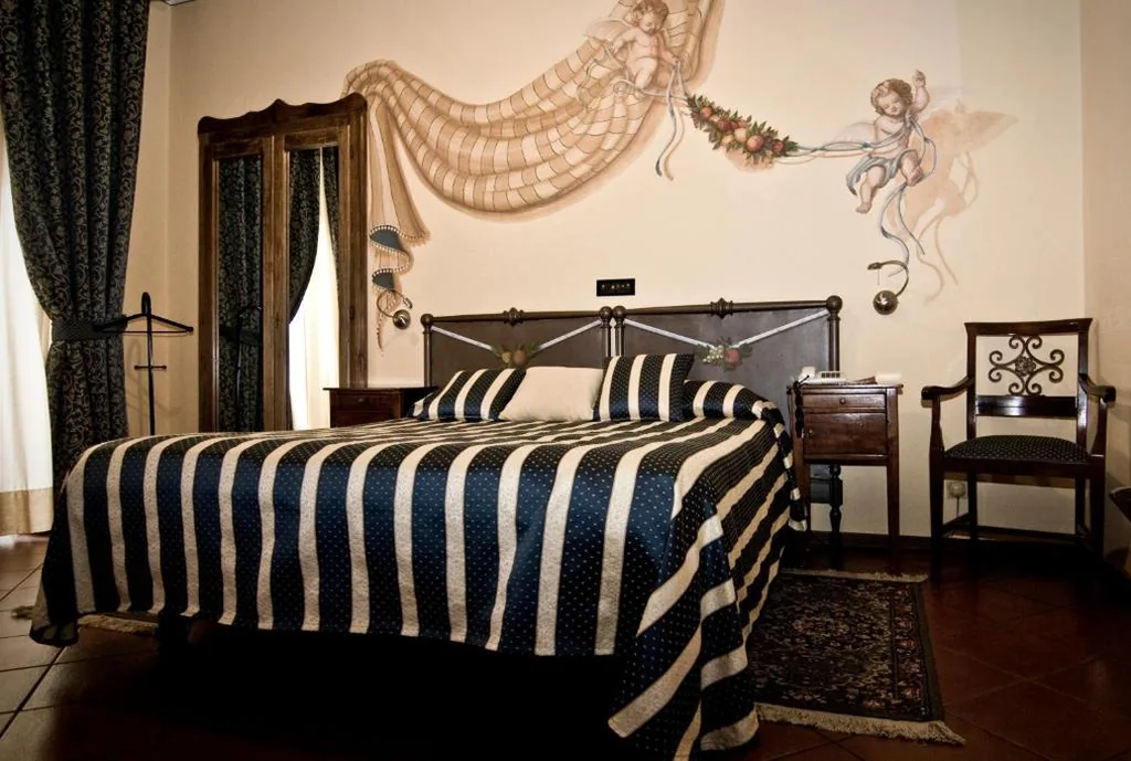 Camera Matrimoniale/Doppia con Letti Singoli — Hotel Regina