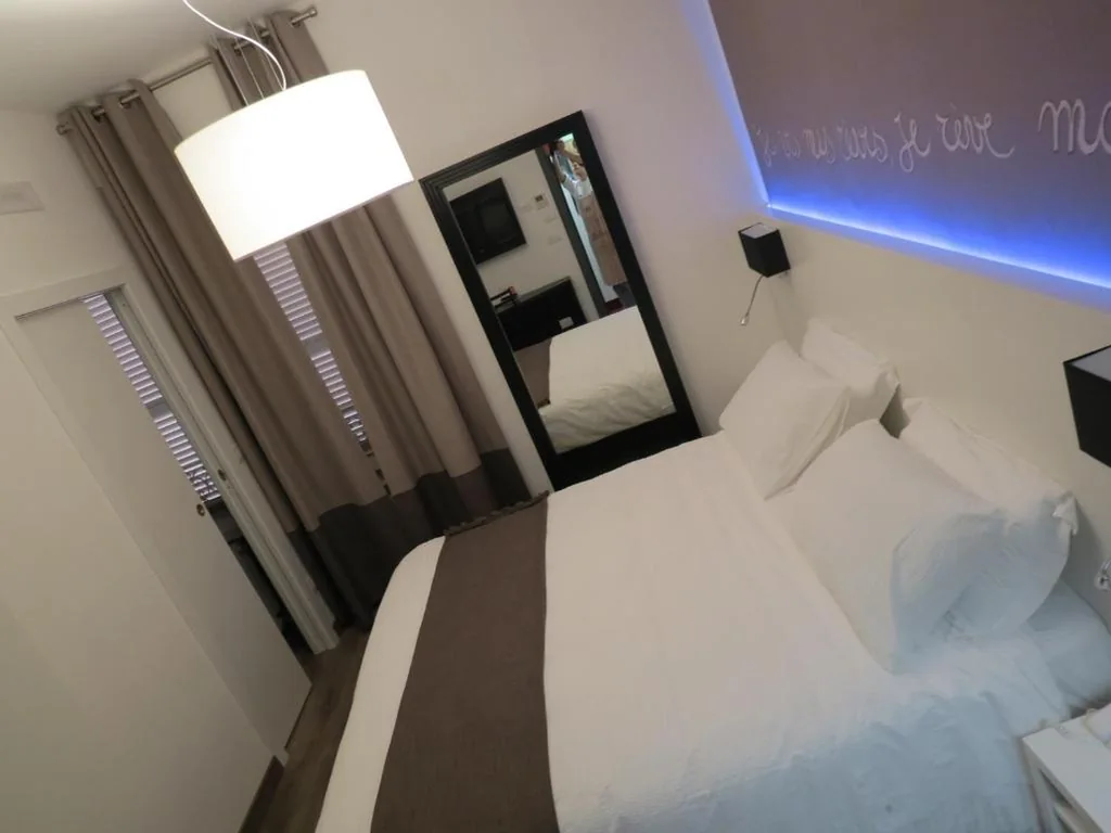 Camera Matrimoniale/Doppia con Letti Singoli — Hotel Ristorante Eurossola