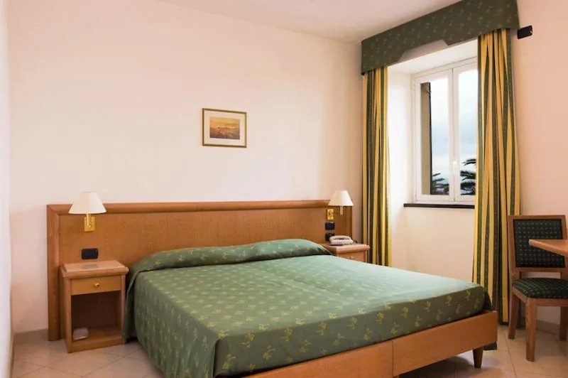 Camera Matrimoniale/Doppia con Letti Singoli — Hotel Riviera