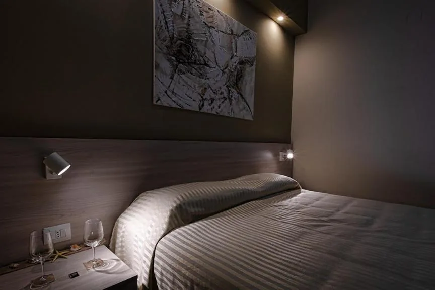 Camera Matrimoniale/Doppia con Letti Singoli — Hotel Scacciapensieri