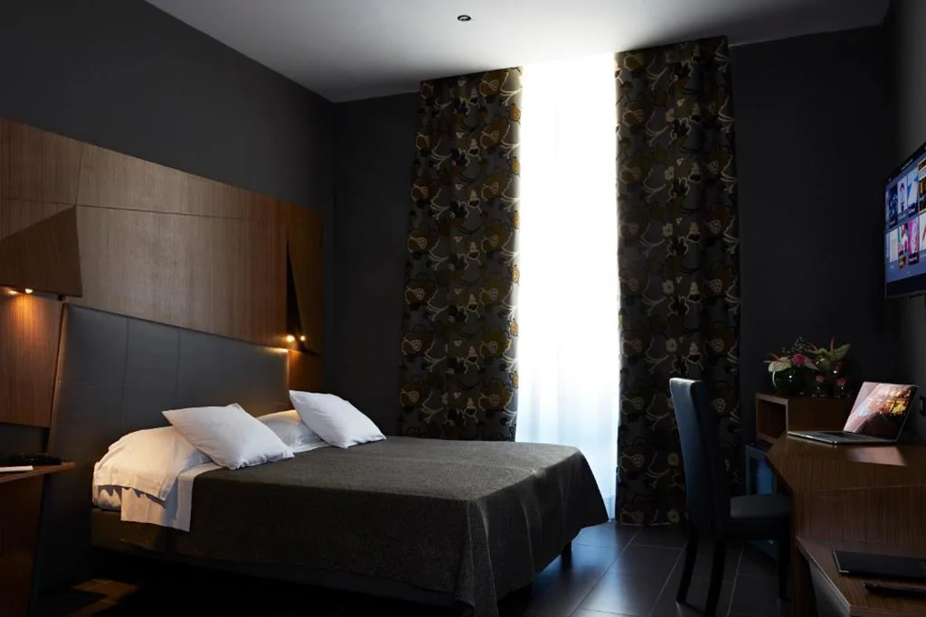 Double/Twin Room — Hotel The Building