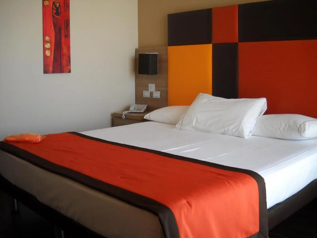 Double/Twin Room — Hotel Tiber Rooftop & Wellness