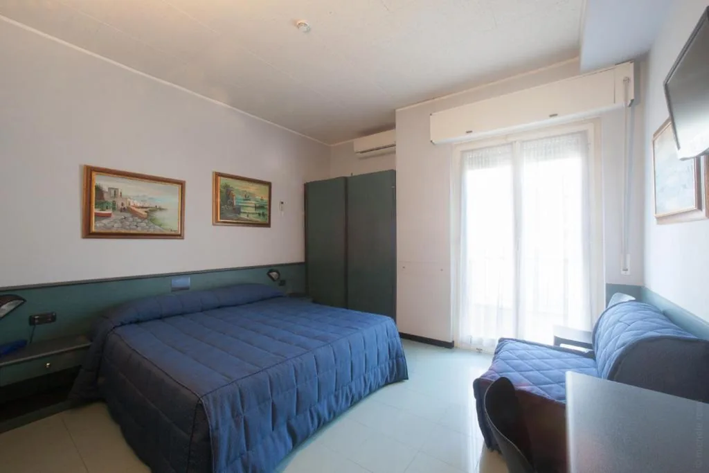 Double/Twin Room — Hotel Tirreno