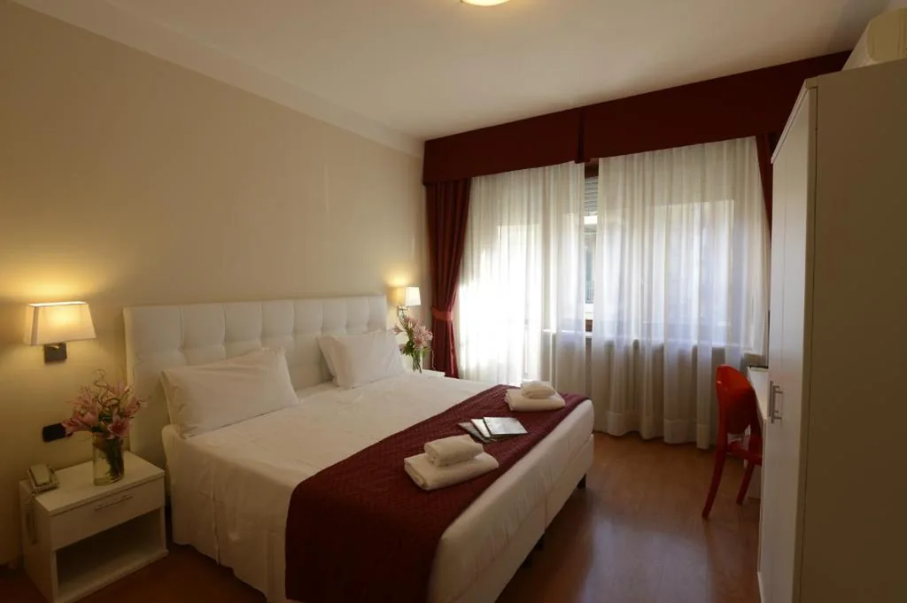 Double/Twin Room — Hotel Tourist