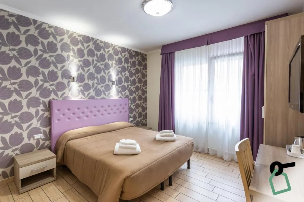 Double/Twin Room — HOTIDAY Room Collection – Roma Barberini