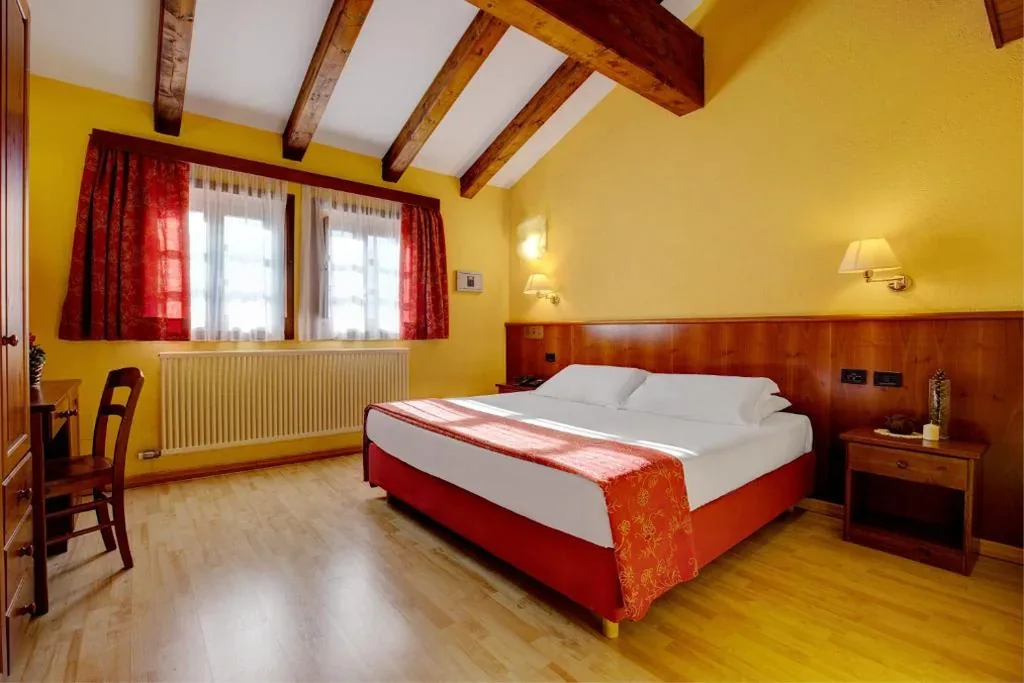 Double/Twin Room — iH Hotels Courmayeur Mont Blanc