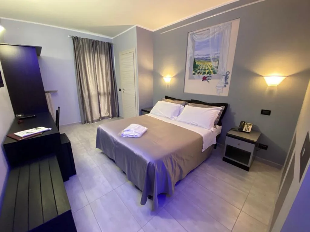 Double Room with Twin Beds — J Hotel