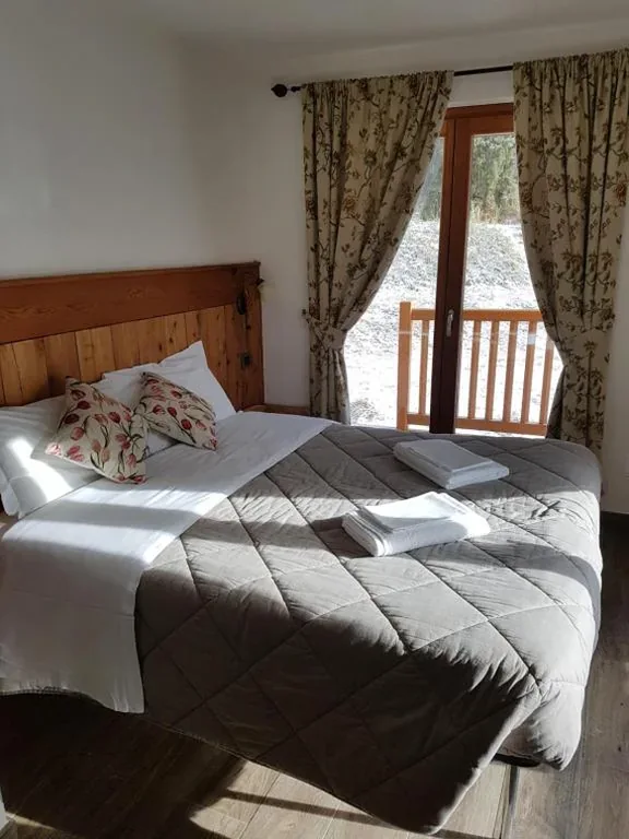 Double/Twin Room — Le Nid de l’Aigle