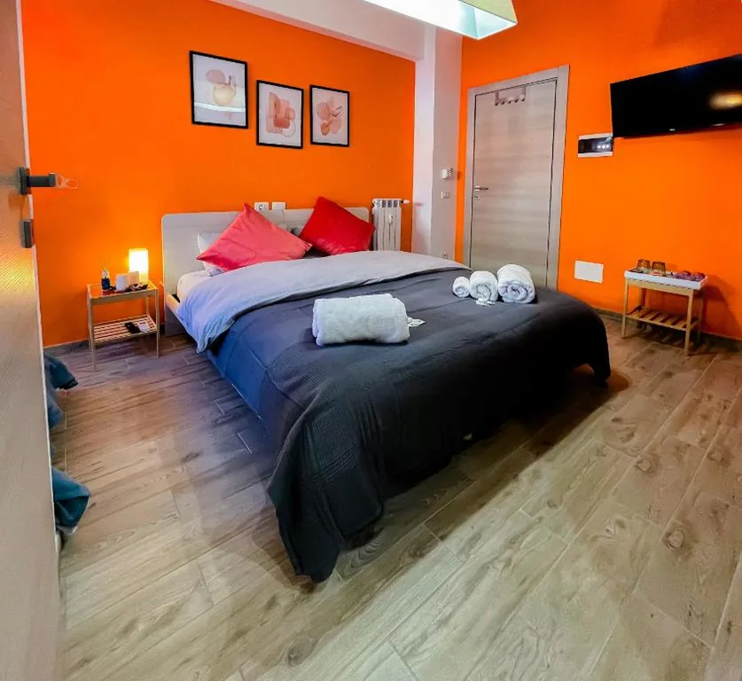 Double/Twin Room — LE TRIPLETTE