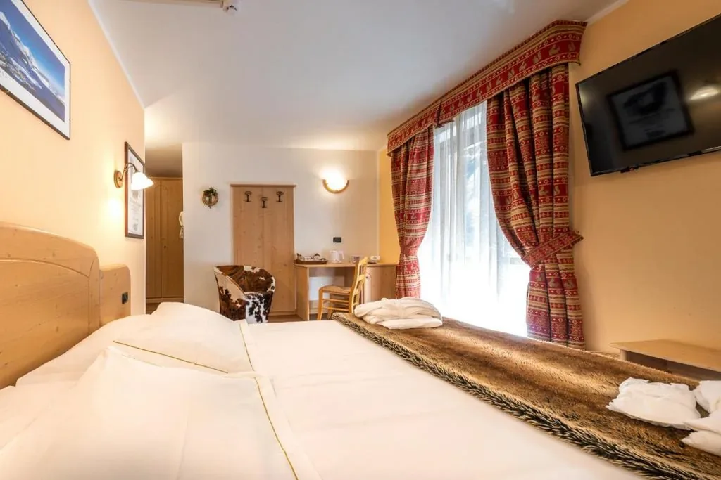 Double/Twin Room — Lo Scoiattolo Hotel