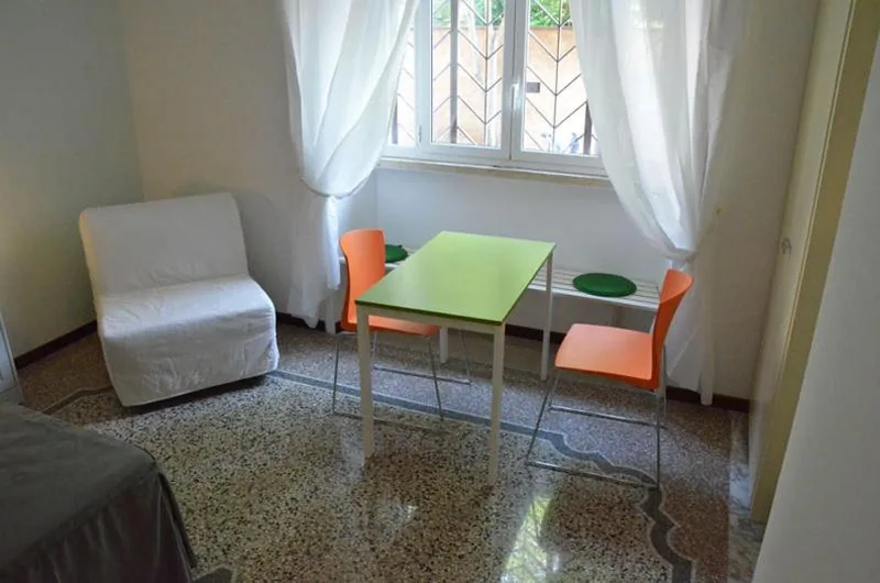 Double/Twin Room — Maison Colosseo (Via dei Querceti 24)