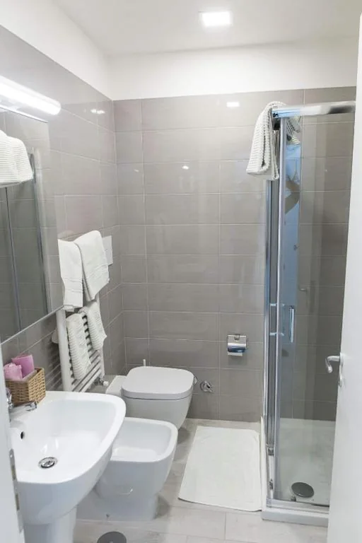 Double/Twin Room — Metronia Guest House