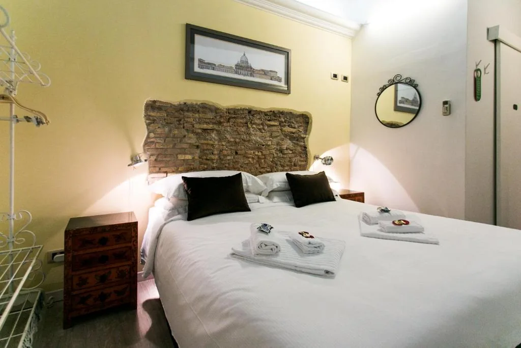 Double/Twin Room — Navona First Rooms