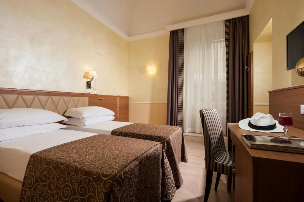 Double/Twin Room in the Annex — Hotel Kennedy