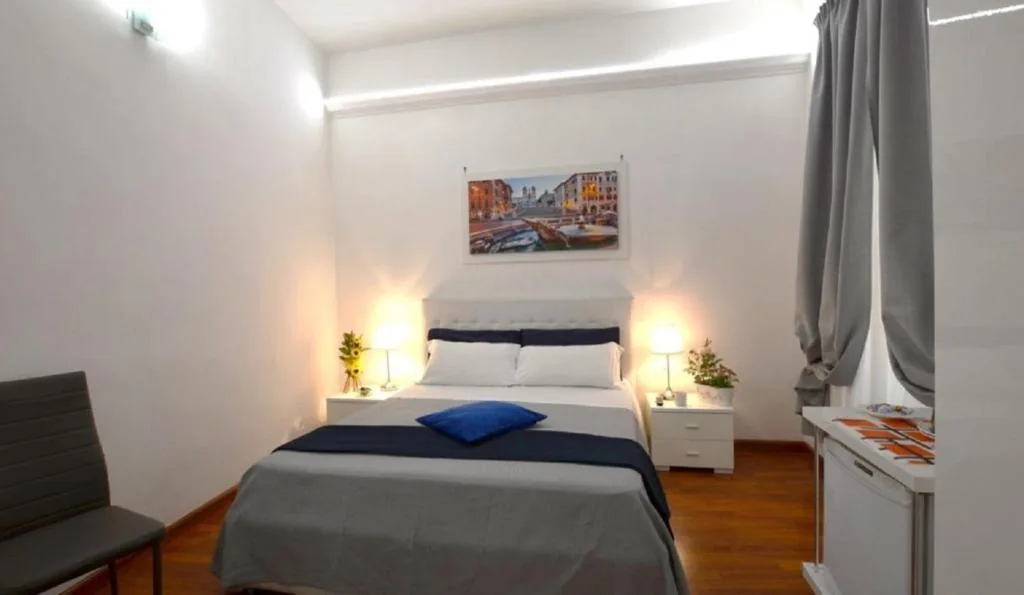 Camera Matrimoniale/Doppia con Letti Singoli — Notti A Roma