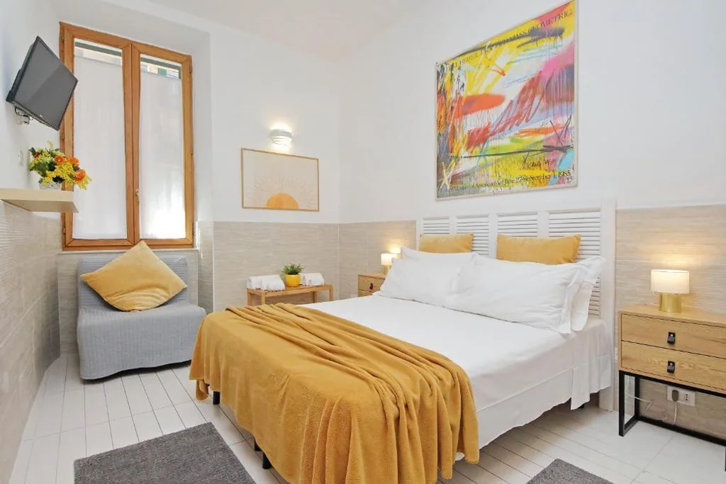 Double Room/Twin Room — Opera Inn Suites – Rooms and Apartments