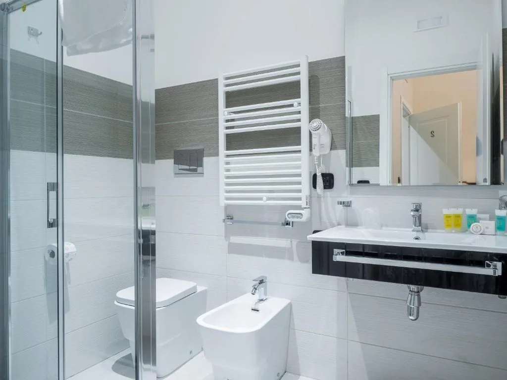 Double/Twin Room with Single Beds — Operà Suites Pinciana