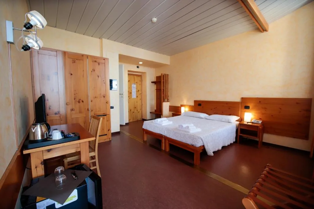 Double Room with Single Beds — Pràcatinat Hotel & Restaurant