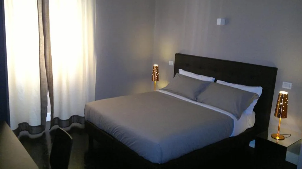 Camera Matrimoniale/Doppia con Letti Singoli — Residence Regola