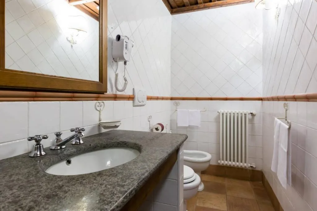 Camera Matrimoniale/Doppia con Letti Singoli — Residenza San Calisto
