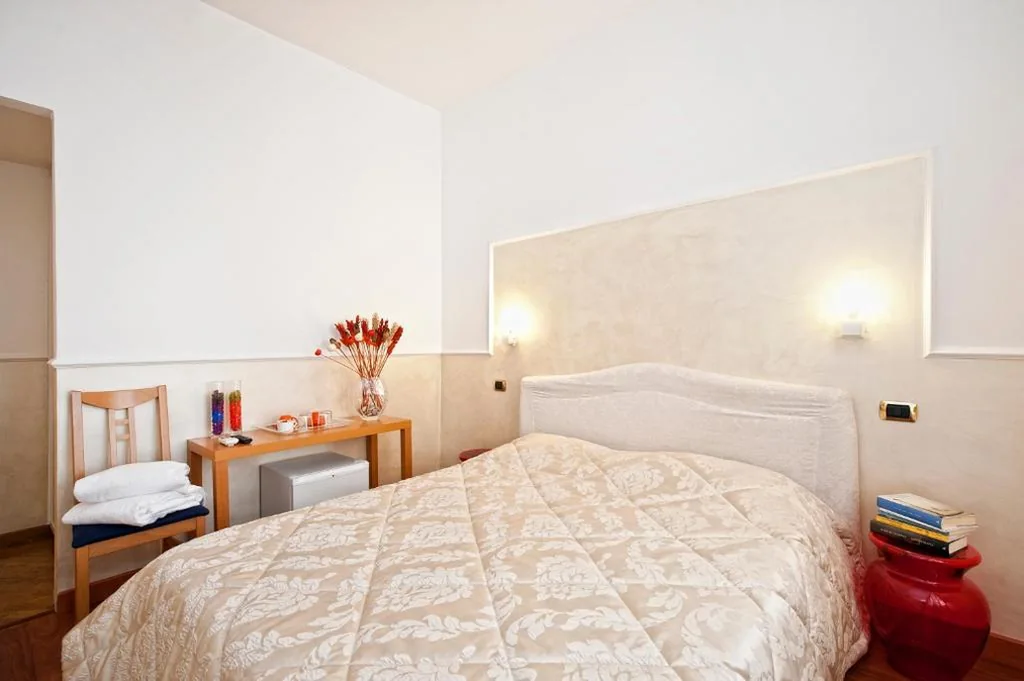 Double/Twin Room — Romacentrarte