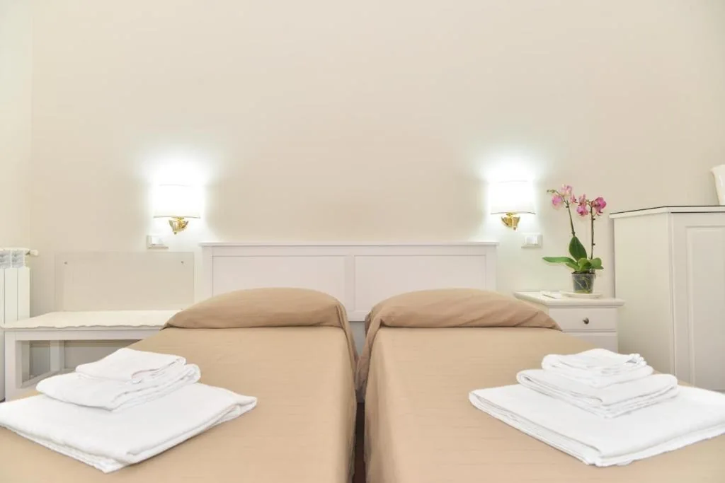 Double/Twin Room with Single Beds — Romebest