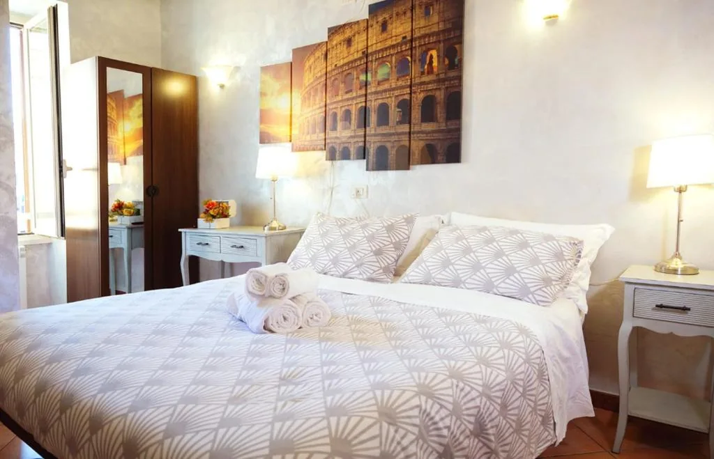 Camera Matrimoniale/Doppia con Letti Singoli — Rossana House