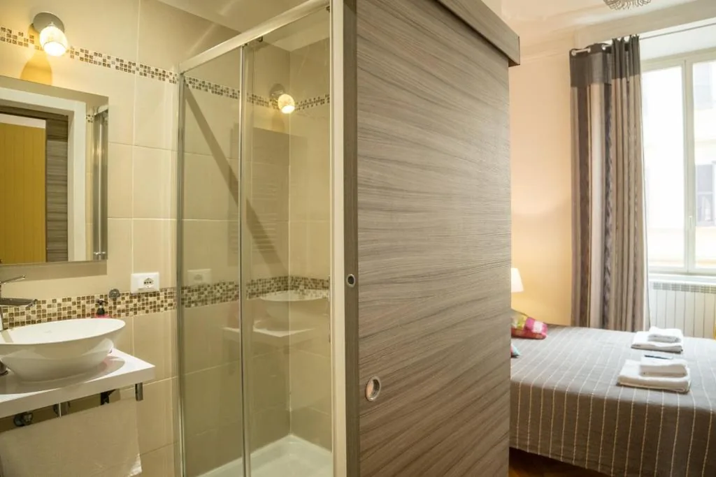 Double/Twin Room — Sesto Suites Central