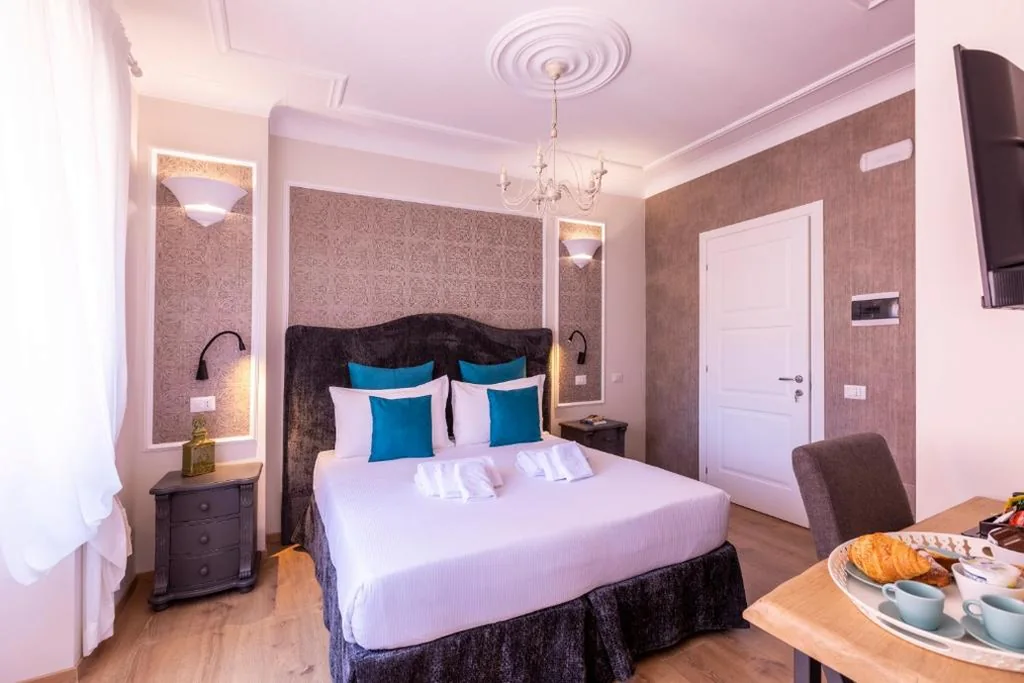 Double/Twin Room — Trastevere Paper Suites