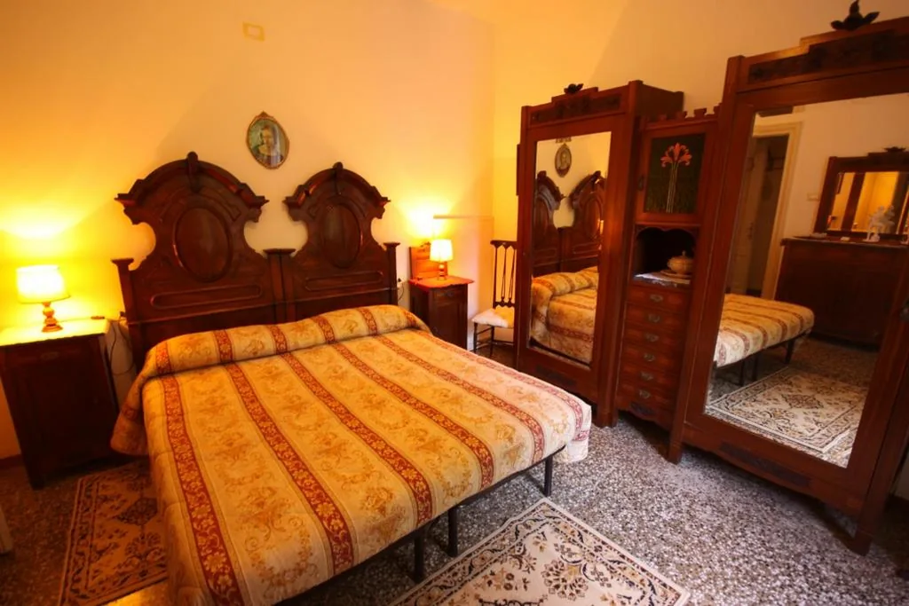 Double/Twin Room with Single Beds — villatiffany