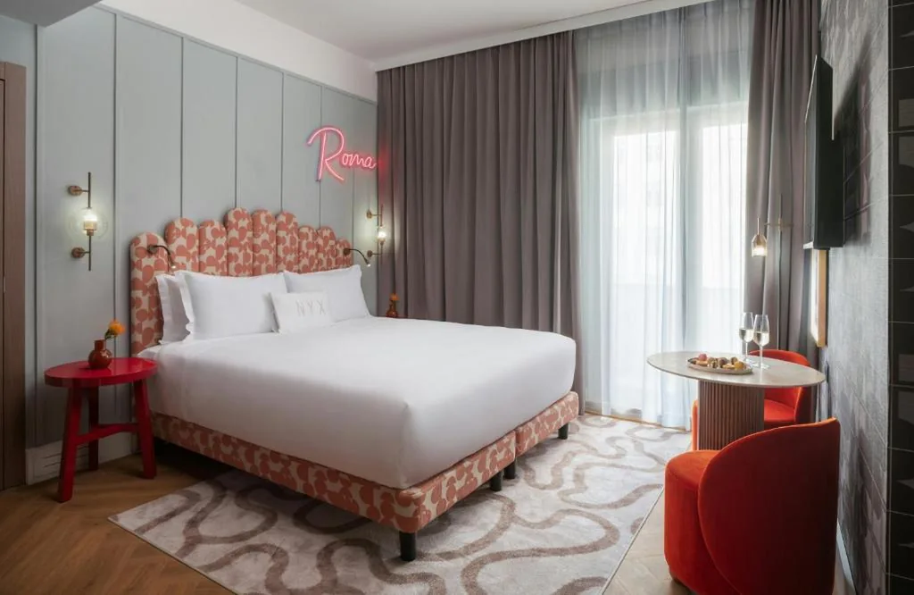Camera Matrimoniale Down to Earth — NYX Hotel Rome by Leonardo Hotels