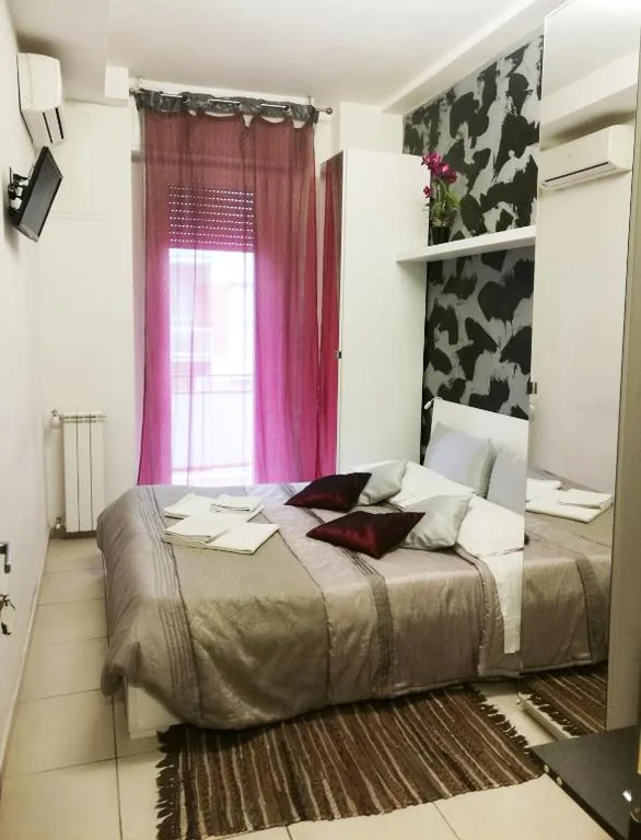 Economy Double Room — Acanto Room Suite