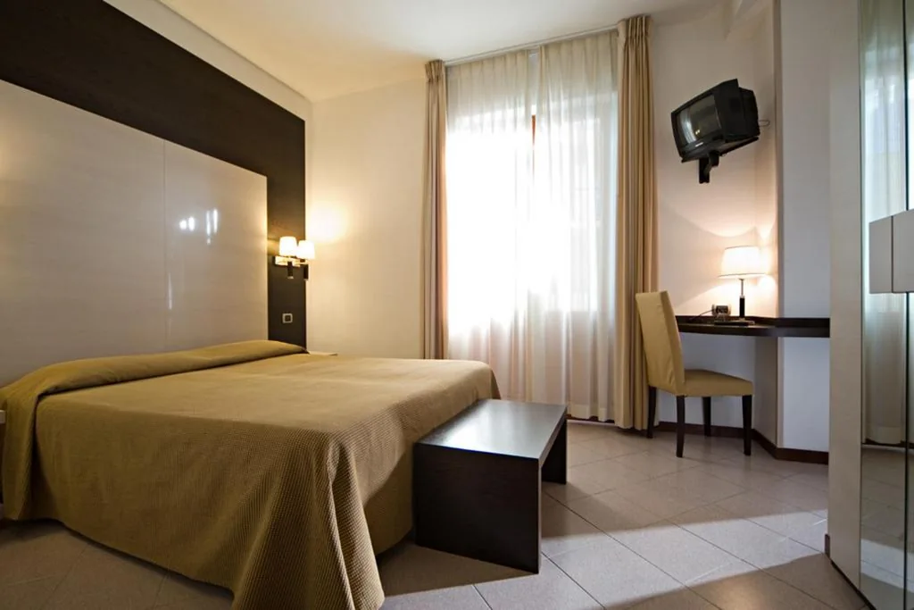 Camera Matrimoniale Economy — Albergo La Marina B&B