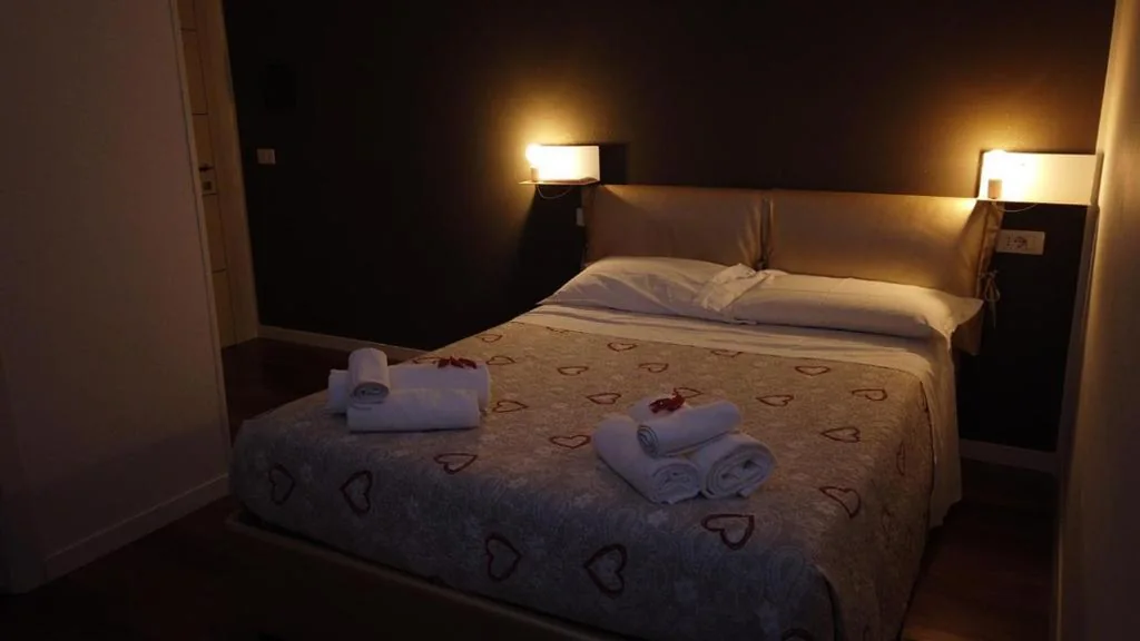 Camera Matrimoniale Economy — BB HomEitaly Civitavecchia
