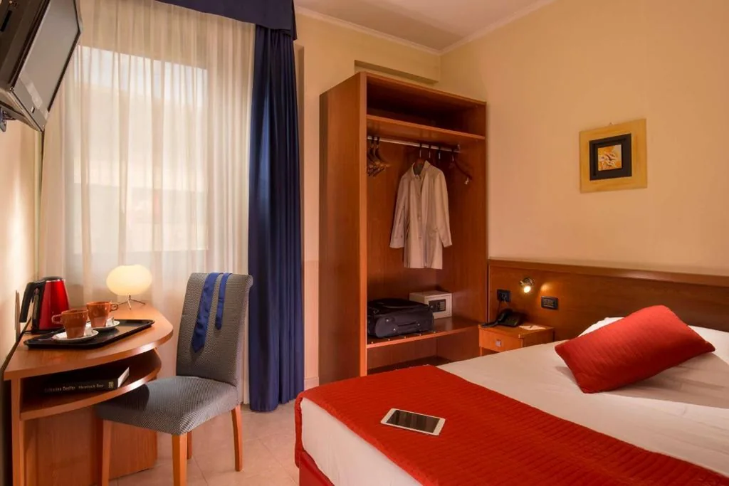 Camera Matrimoniale Economy — Best Western Blu Hotel Roma