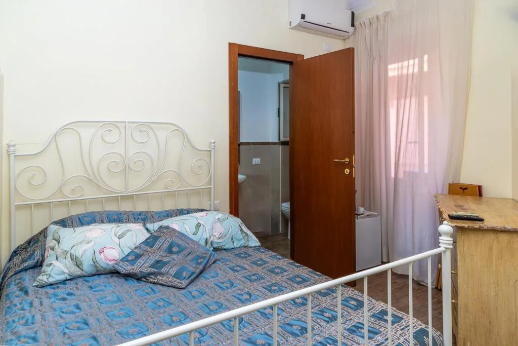 Economy Double Room — Camere del Camerlengo