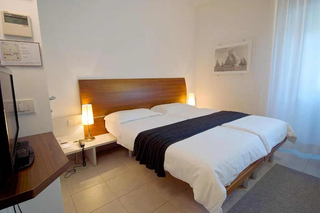 Economy Double Room with Garden View — Hotel L’Approdo
