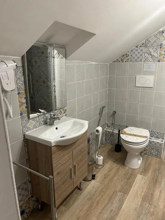 Economy Double Room — DOMUS FIESCHI Rooms self check in
