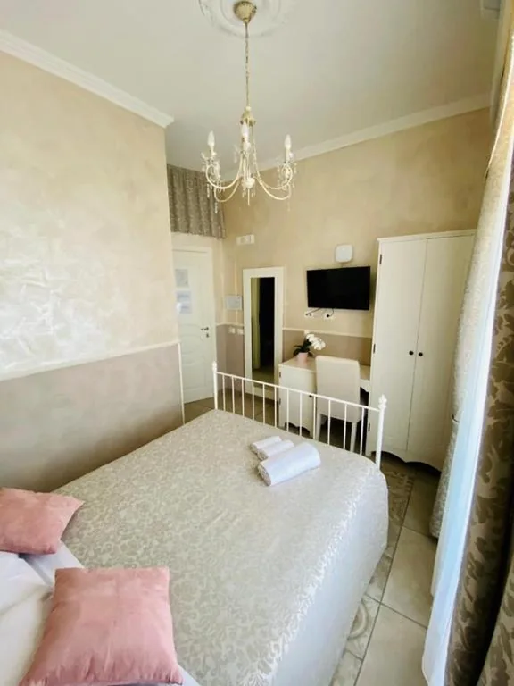 Economy Double Room — Domus Valadier B&B Guesthouse