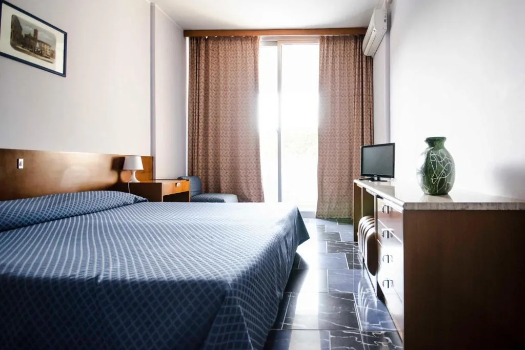 Economy Double Room — Grand Hotel Helios