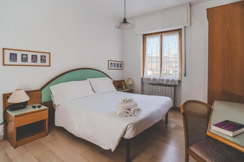 Camera Matrimoniale Economy — Hotel Bacco Rooms and Breakfast