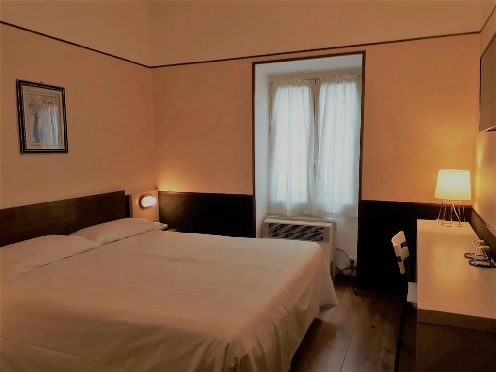 Economy Double Room — Hotel Eden