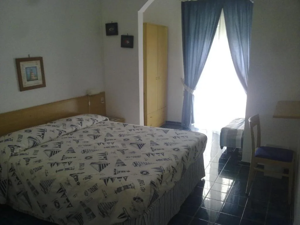 Camera Matrimoniale Economy — Hotel La Baia